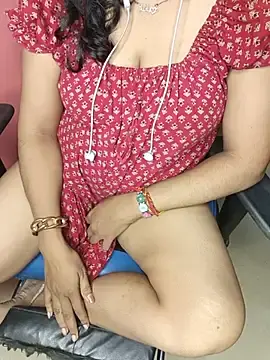 Stripchat Free Live Porn of DesiRiya26