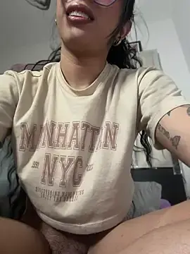Stripchat Free Porn Cam of Samantha_Bernardo