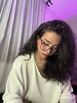 Stripchat Free Live Porn of Samantha_Bernardo