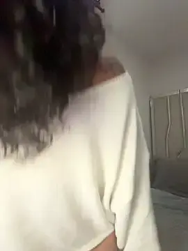 Stripchat Live Sex Cam of Samantha_Bernardo