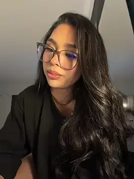 Stripchat Sex Cam of Samantha_Bernardo
