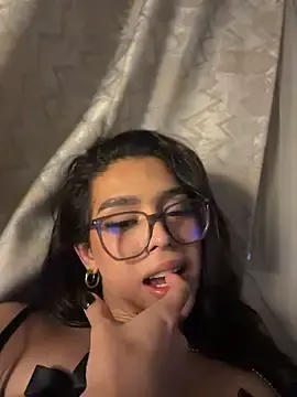 Stripchat Nude Webcam of Samantha_Bernardo