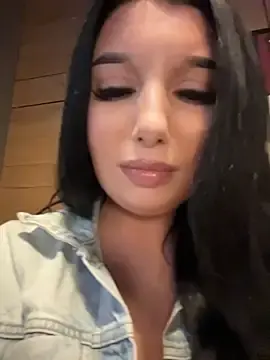 Stripchat Sex Cam of Tisha_Busty