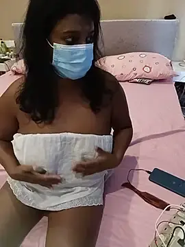 Stripchat Adult Webcam of Xbees_CT