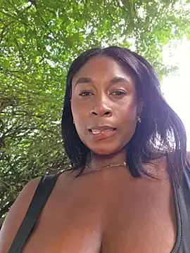 Stripchat Sex Cam of HanaThompson