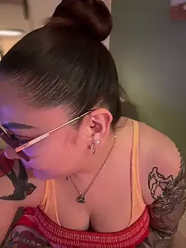 Stripchat Live Sex Cam of native_naya
