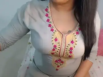 Stripchat Live Sex Cam of Nayra7