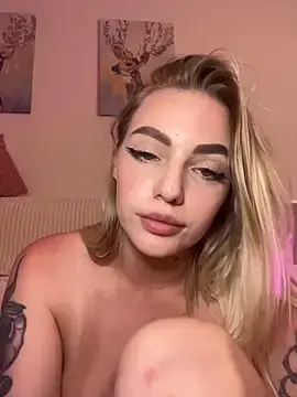 Stripchat Live Porn of HugeBoobsAlice