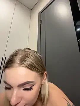 Stripchat Live Porn of HugeBoobsAlice