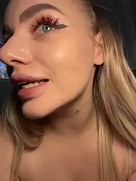 Stripchat Sex Cam of HugeBoobsAlice
