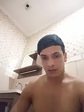 Stripchat Live Sex Cam of tinho22grosso