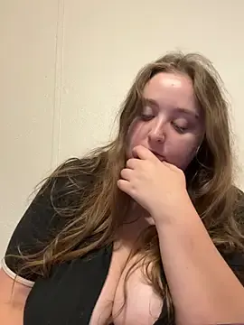 Stripchat Free Porn Cam of Caligirl9895