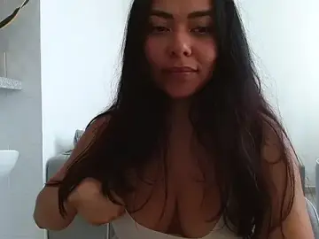 Stripchat Live Sex Cam of PetitLumiere