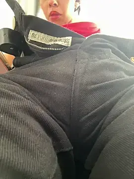Stripchat Sex Cam of Ema_azel