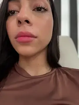 Stripchat Sex Cam of Ema_azel