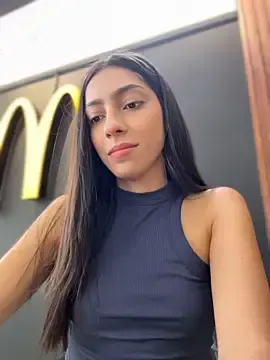 Stripchat Nude Webcam of Ema_azel