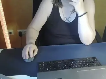 Stripchat Adult Webcam of SweetPhoenix76