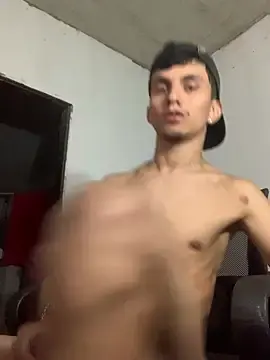 Stripchat Free Live Porn of gabrielzinnnn085