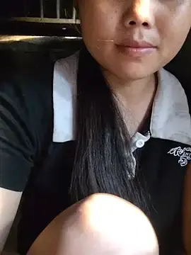Stripchat Free Porn Cam of omiu-baby