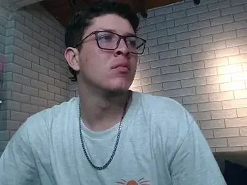 Stripchat Sex Cam of Carlos_brinez