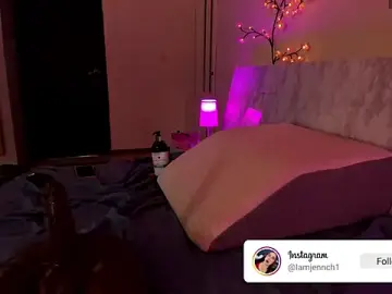 Stripchat Free Live Porn of charolbruce_1