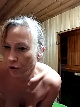 Stripchat Free Porn Cam of Elle_Milfa