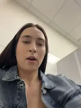 Stripchat Free Live Porn of Holly_Play