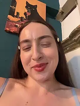 Stripchat Free Porn Cam of Holly_Play