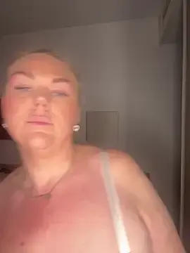 Stripchat Adult Webcams of X-Marla_Honey-X