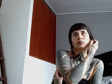 Stripchat Free Live Porn of Emilia_1995