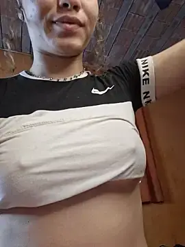 Stripchat Live Sex Cam of PocaHontas2026