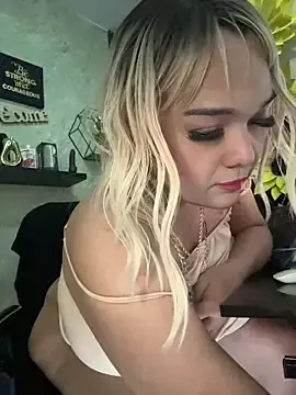 Stripchat Live Porn of DirtyKhloy