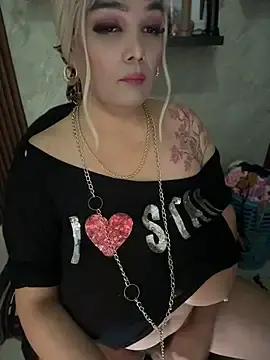 Stripchat Sex Cam of DirtyKhloy