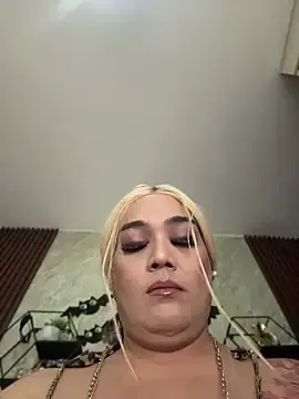 Stripchat Free Live Porn of DirtyKhloy
