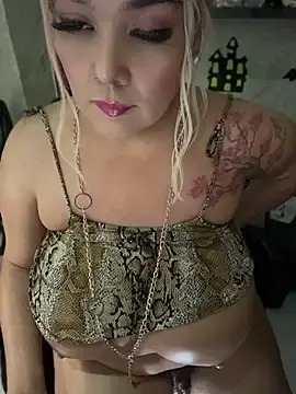 Stripchat Watch Live Sex Cams of DirtyKhloy