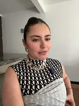 Stripchat Watch Live Sex Cams of sukhakunis1