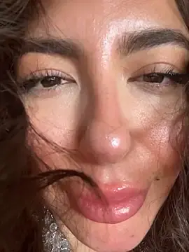Stripchat Live Sex Cam of sukhakunis1
