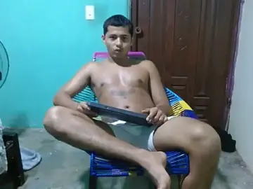Stripchat Free Porn Cam of Lil_condor_baby