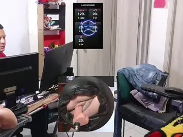 Stripchat Free Porn Cam of kyobiker