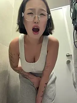 Stripchat Live Sex Cam of Aiko_Yumi