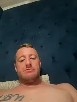 Stripchat Live Sex Cam of biggzee6