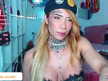 Stripchat Adult Webcam of caroline_cossei