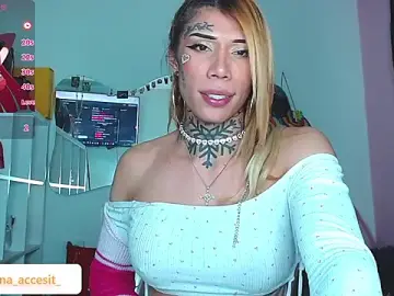 Stripchat Live Sex of caroline_cossei