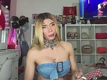 Stripchat Live Sex of caroline_cossei