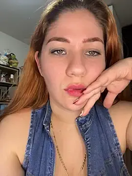 Stripchat Live Sex Cam of Celestedubois
