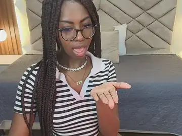 Stripchat Live Sex Cam of Raquel_jones
