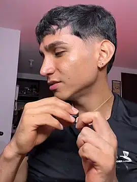 Stripchat Sex Chat of muscle_boyhorny