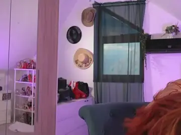 Stripchat Live Sex Cam of Amaliamour