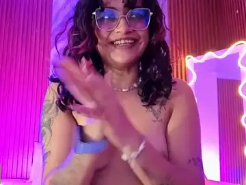 Stripchat Live Sex of kristen_tay