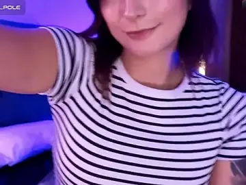 Stripchat Live Sex Cam of mandi4pole_